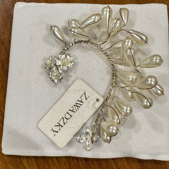 Zawadzky ear cuff - Picture 1 of 2